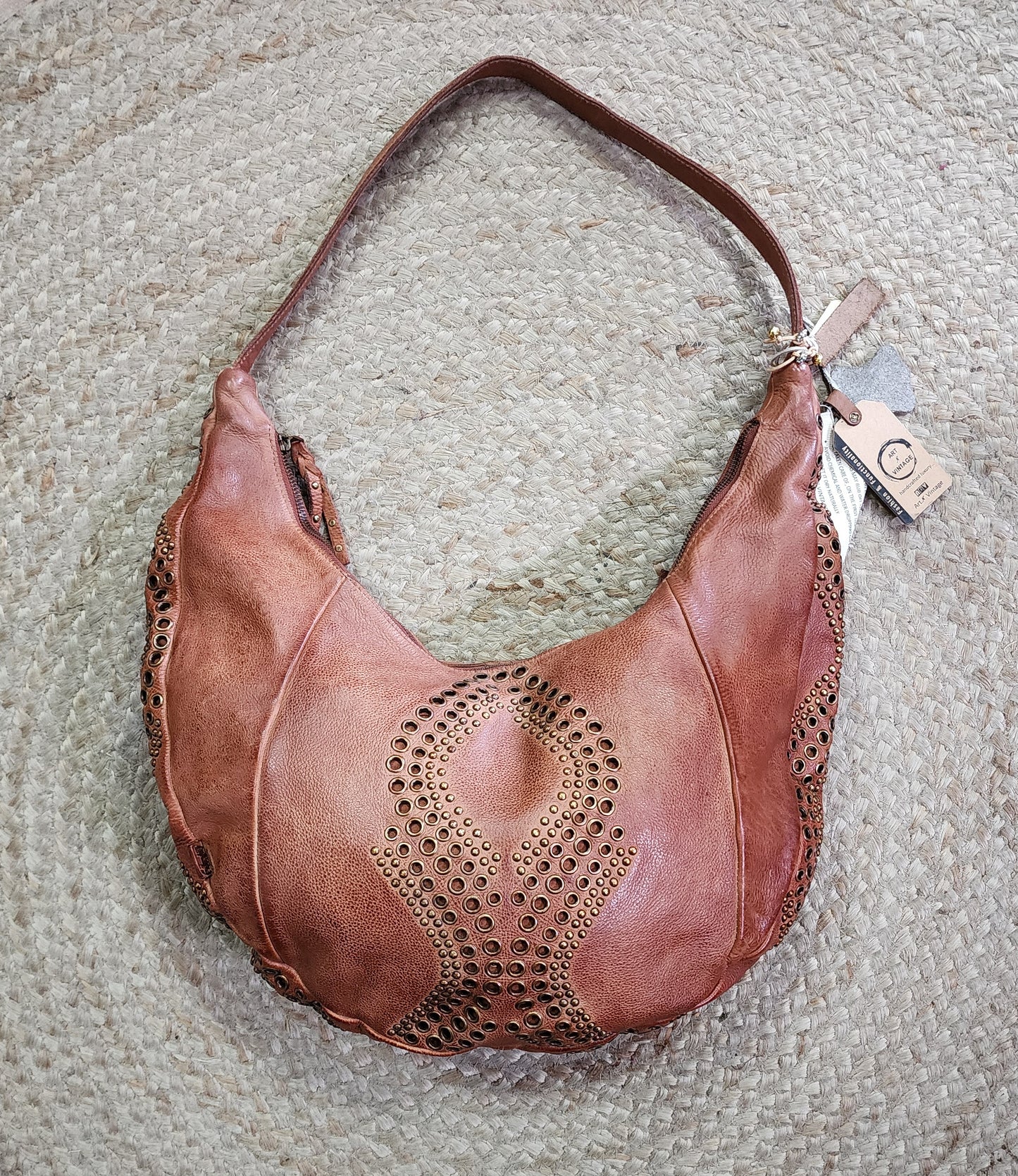 Large stud slingbag-Oak